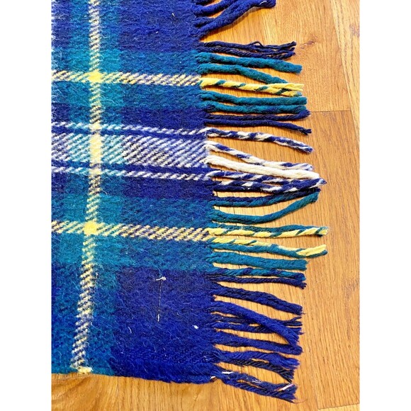 Clean, Vintage, B. Altman NYC Rolled Fringe Throw Blanket Made in Italy 57x66 - Picture 5 of 7